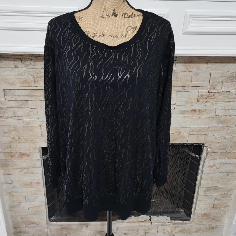Jane and DeLancey silver and black zebra striped super soft sweatshirt‎ plus 2X
